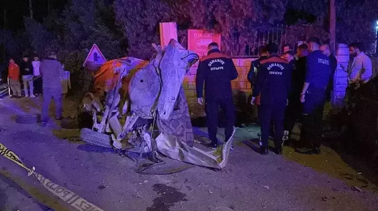 Osmaniye’de Zincirleme Trafik Kazası Üç Araç Birbirine Girdi Ölü ve Yaralılar Var